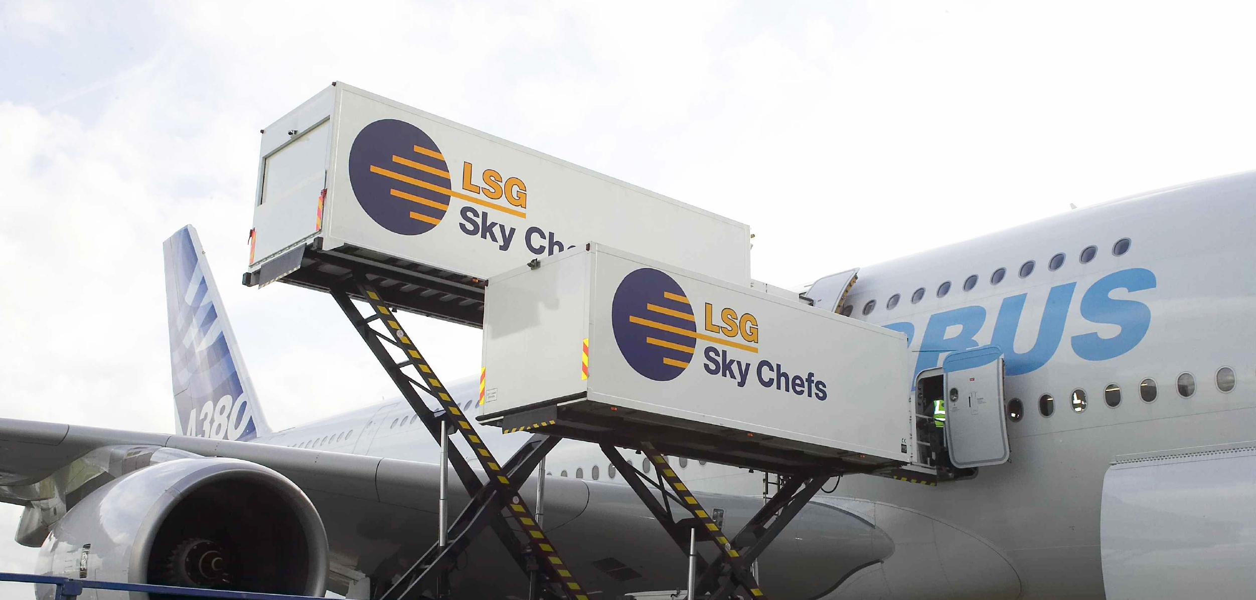 LSG_Sky_Chefs_A380_highloader_in_LHR_960x459.jpg